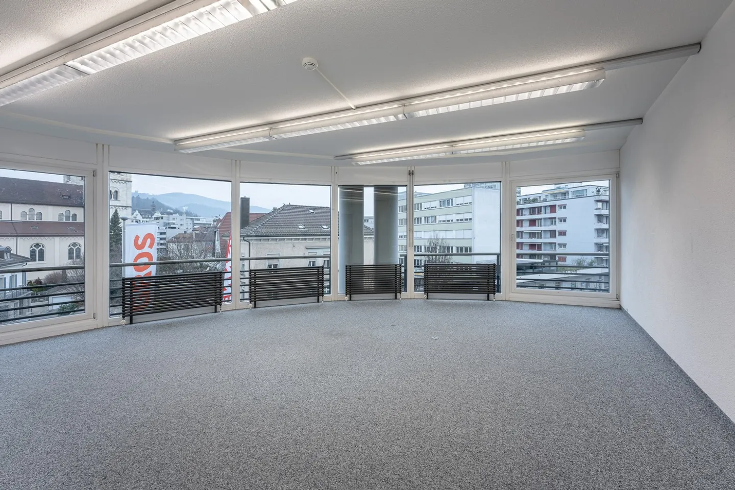 Office space for rent - Photo 5 of 12