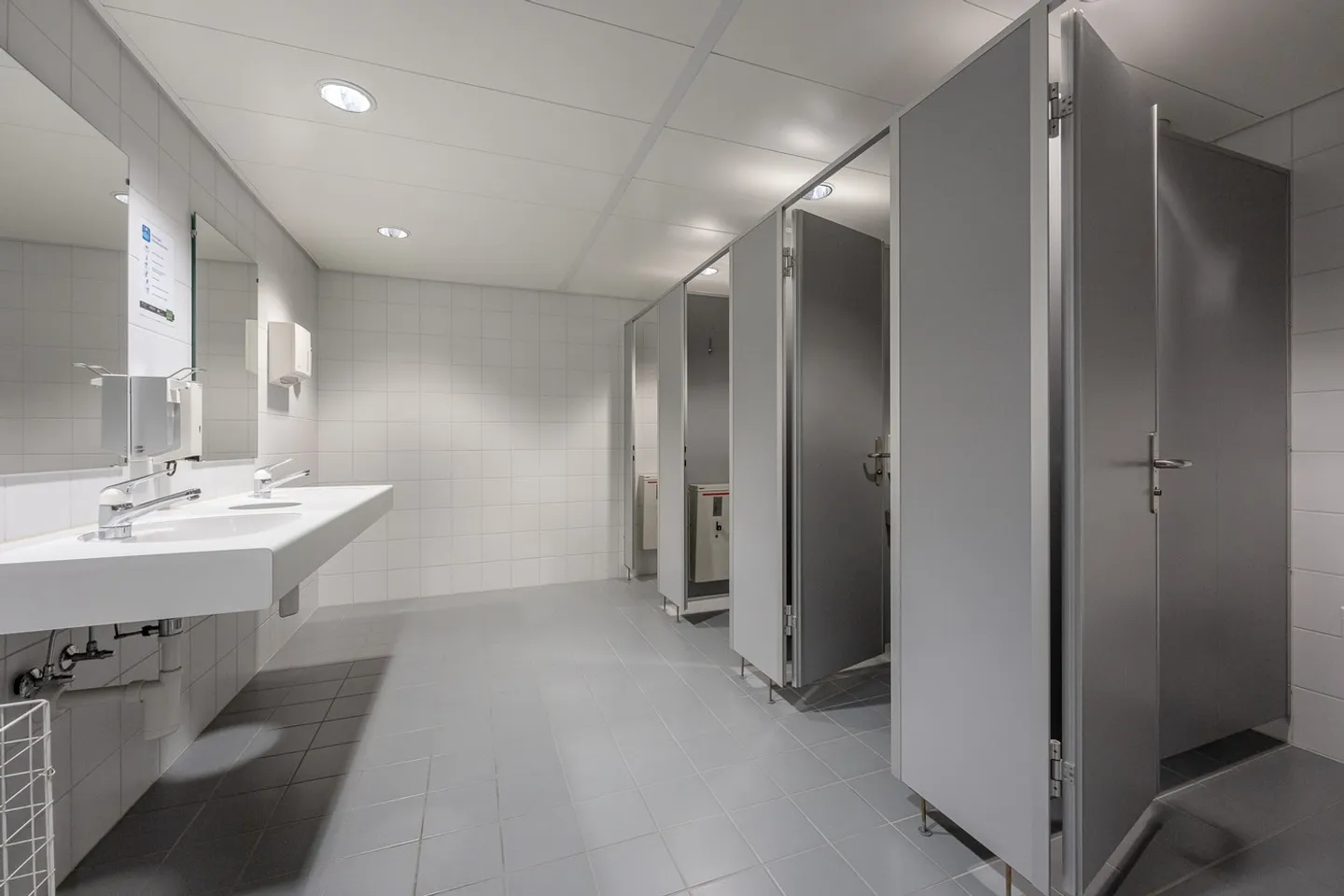 Office space for rent - Photo 8 of 12