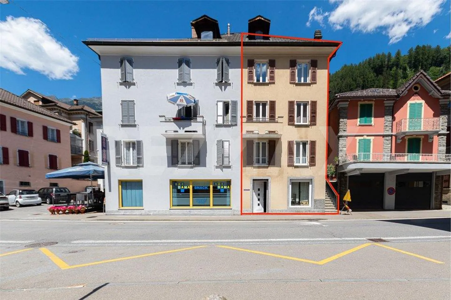 Spaziosa casa familiare con giardino - Foto 1 di 13