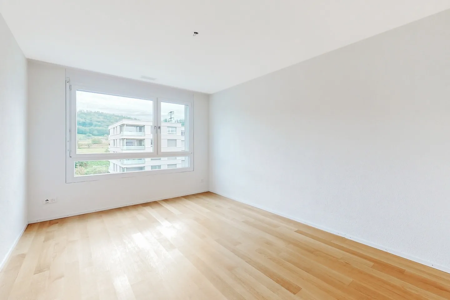 Spacious 3.5-Room Apartment - Photo 7 of 10