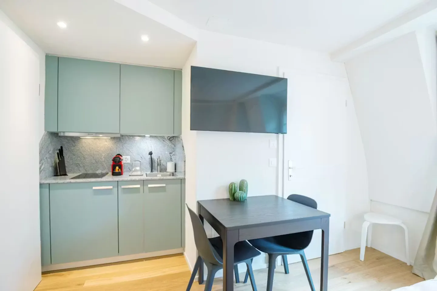 Chic Apartment in Zürich - Photo 6 of 9