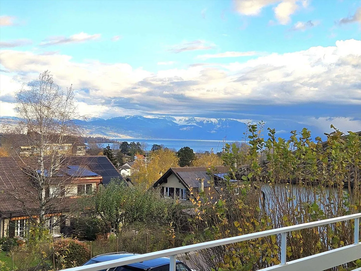 Villa indipendente con 2 appartamenti - Vista lago - Foto 1 di 13