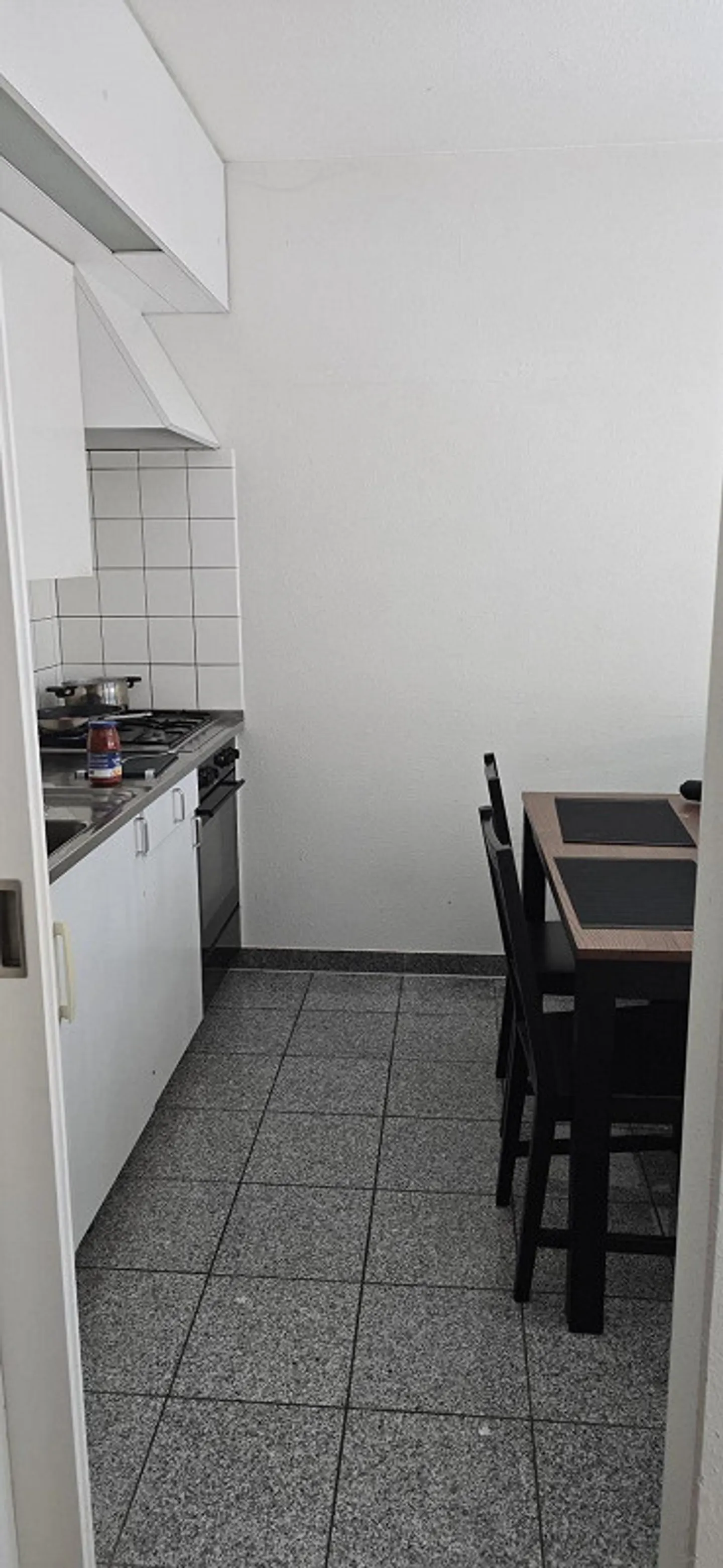 Cercasi nuovo inquilino per appartamento di 2 stanze a partire dal 1.7.2026 - Foto 4 di 5