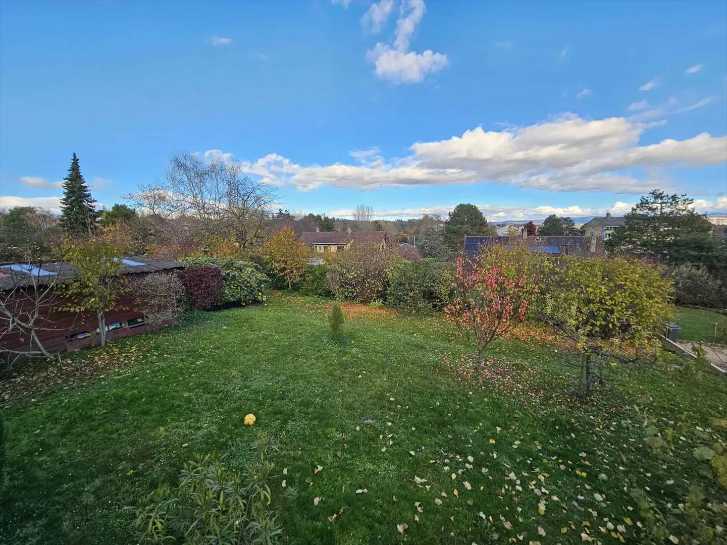Villa indipendente con 2 appartamenti - Vista lago - Foto 8 di 13
