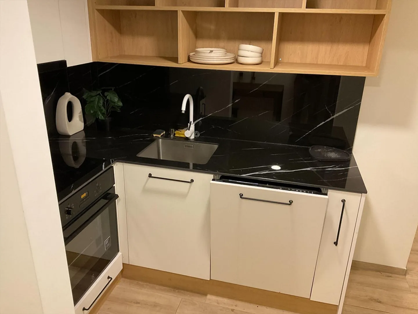 Bellissimo studio nel centro di Hergiswil - Foto 1 di 11