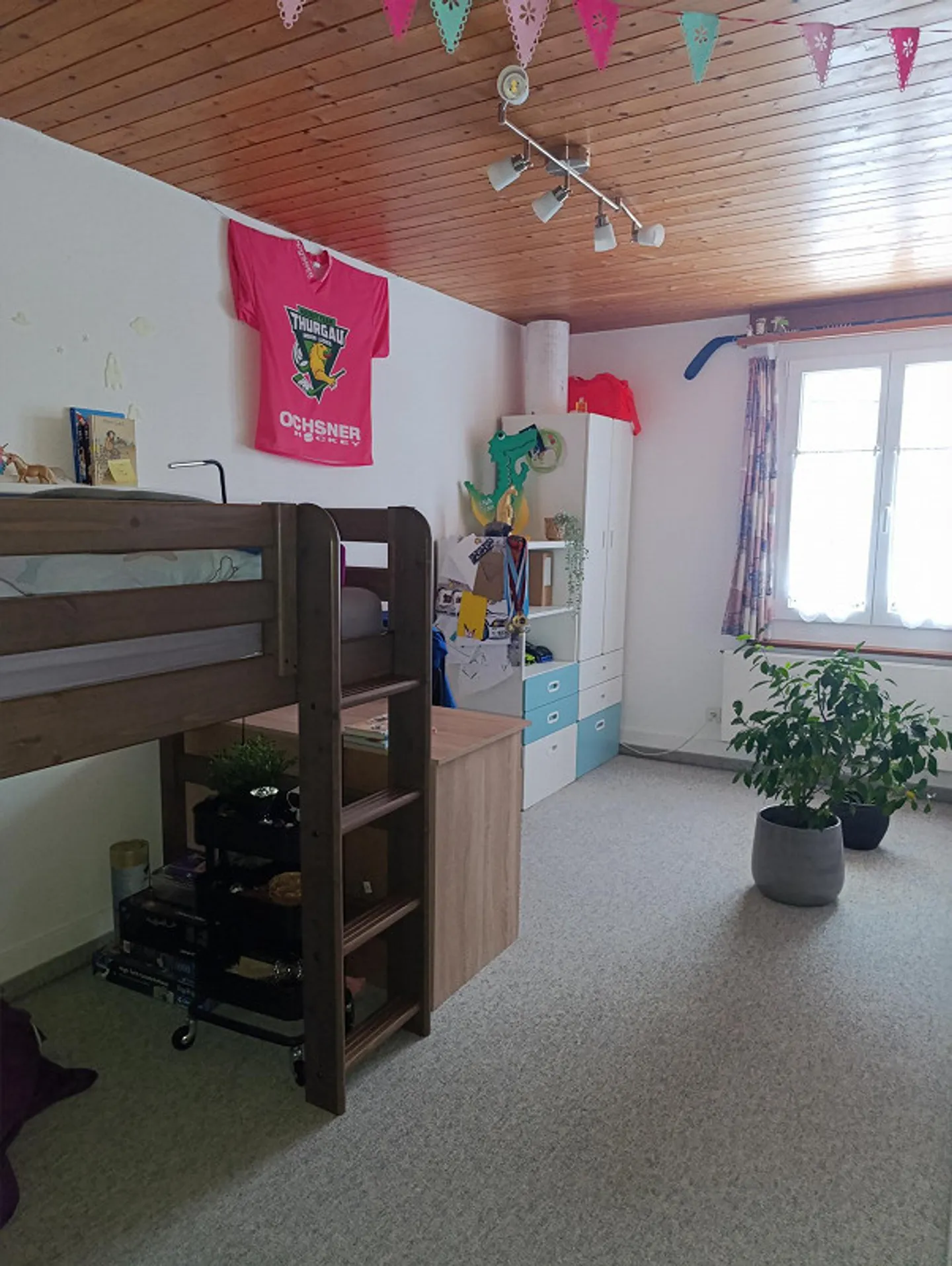 Single-family house in a quiet community - Photo 5 of 7