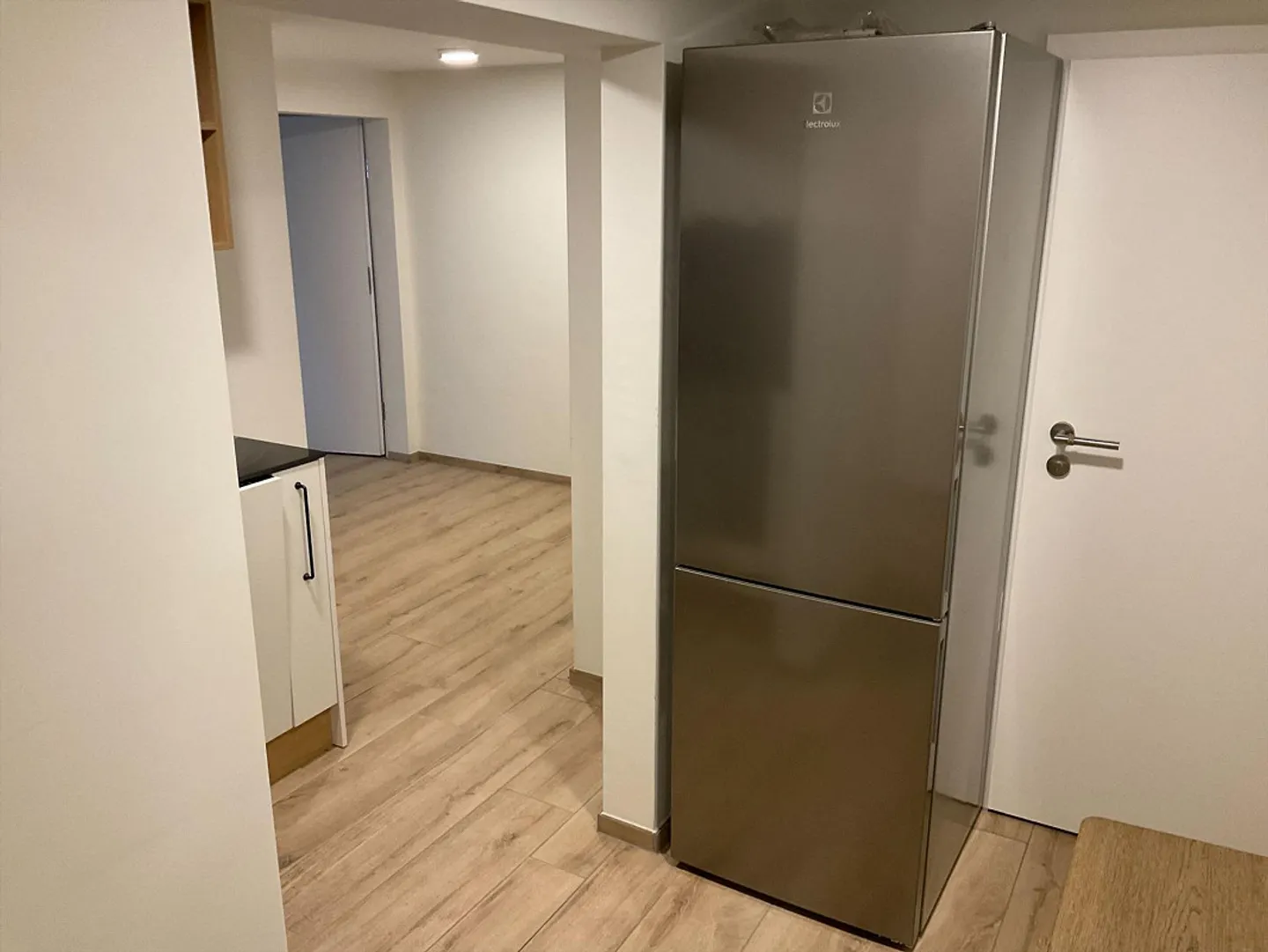 Bellissimo studio nel centro di Hergiswil - Foto 2 di 11