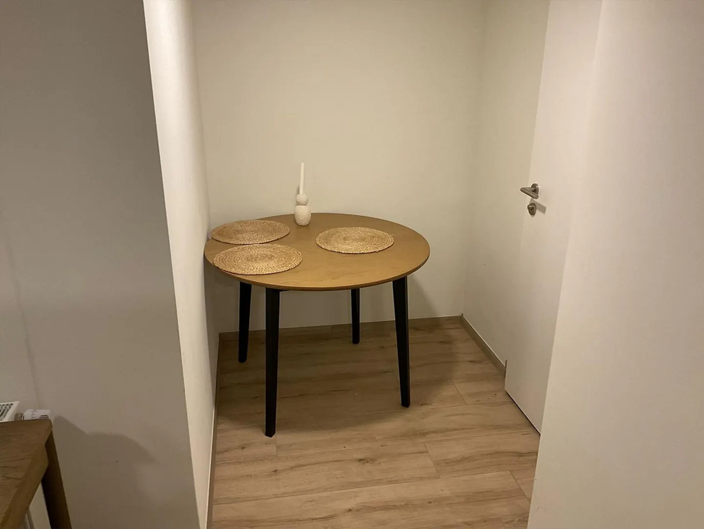 Bellissimo studio nel centro di Hergiswil - Foto 4 di 11