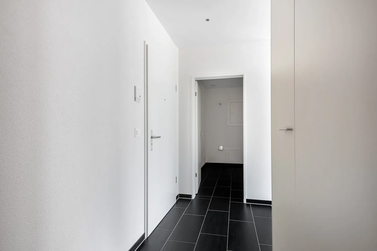Modern 2.5 Room Apartment - Photo 8 of 8