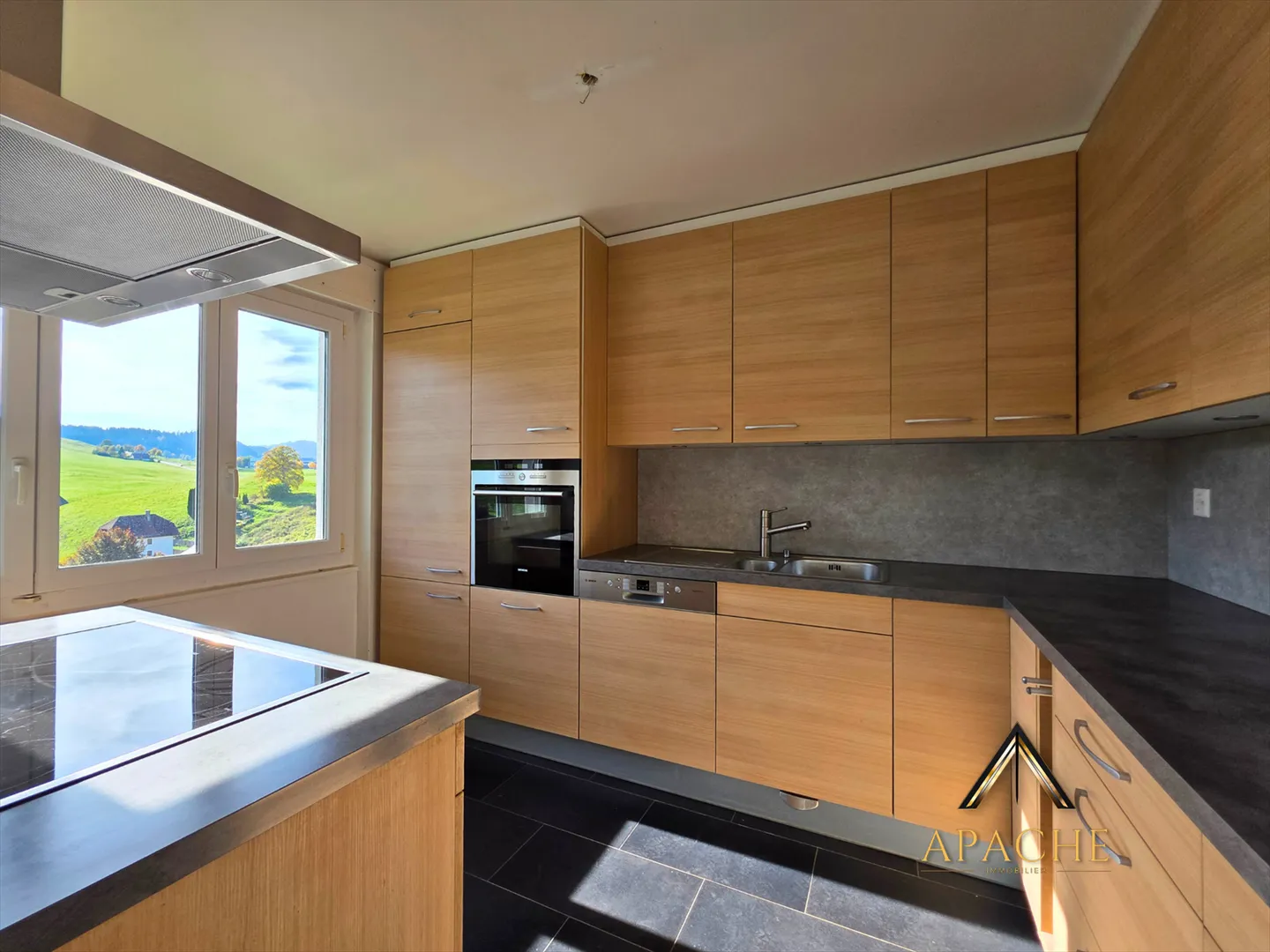 Bright and spacious 7.5-room apartment - Photo 4 of 12