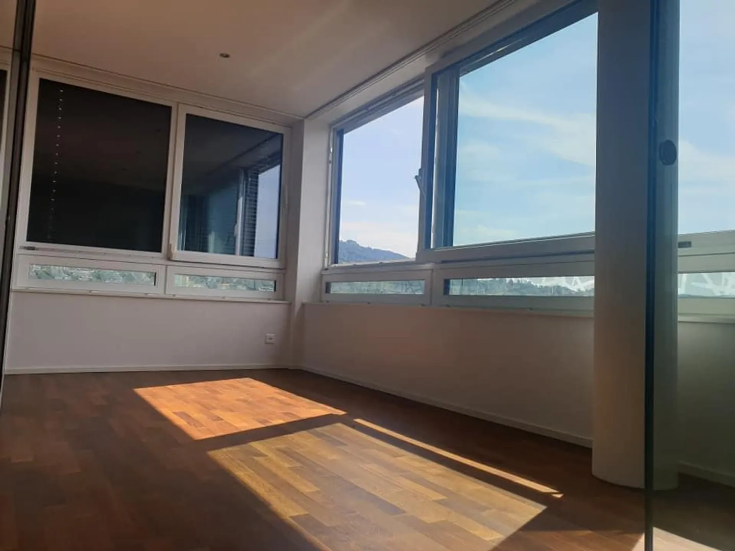 3.5 Room Apartment with View over the Entire Lake Constance 13th Floor - Photo 15 of 16