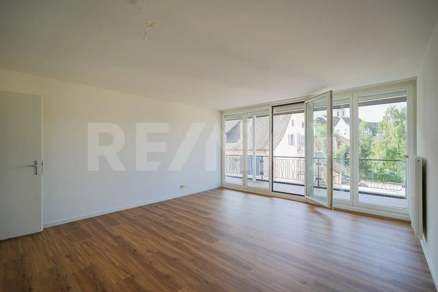 Mitten in Frick: 3.5 Zimmer-Wohnung mit herrlicher Dachterrasse - Foto 2 von 10