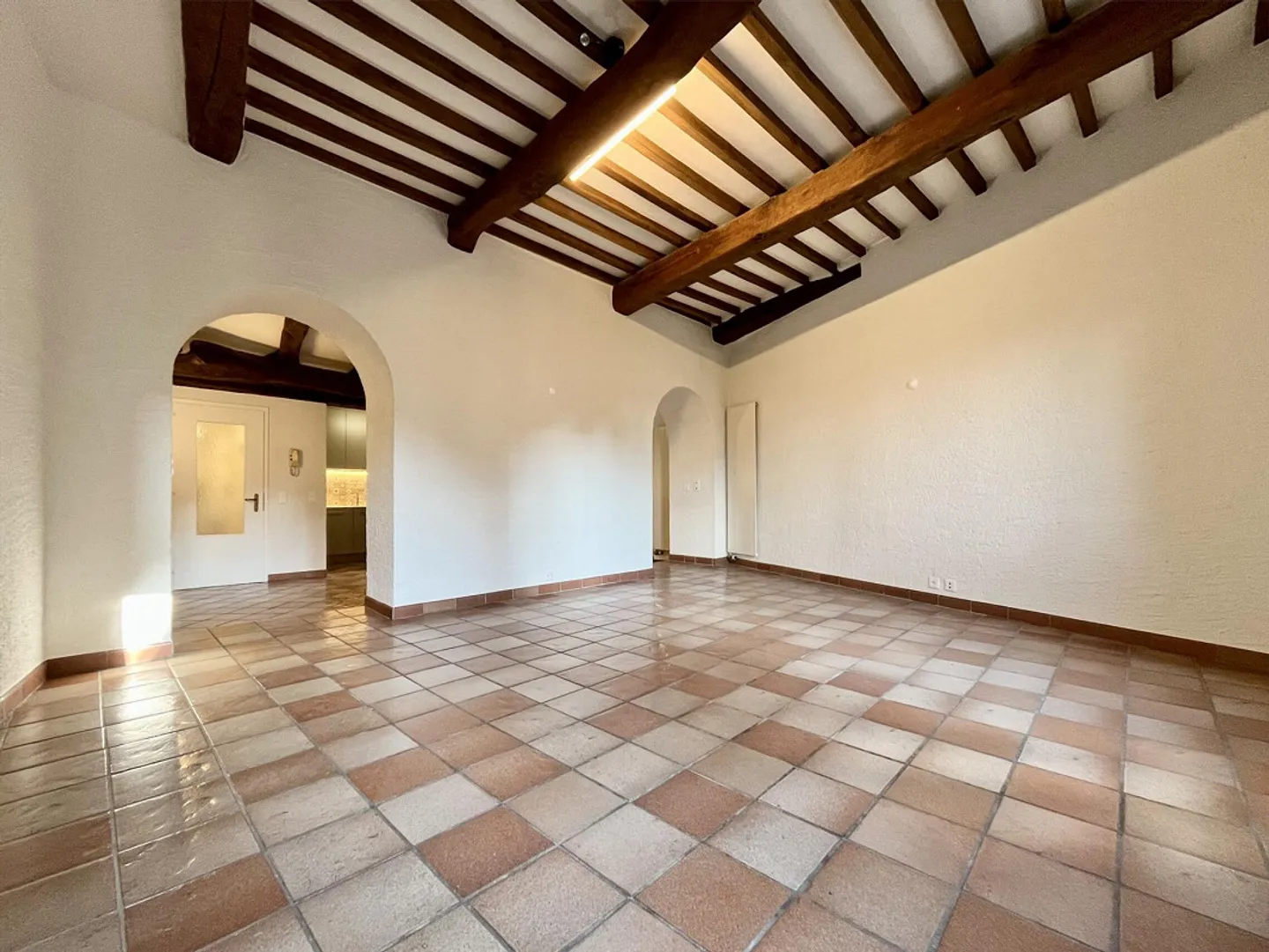 Rent 3.5 in the historic House of Reason in Sonvico - Photo 5 of 9