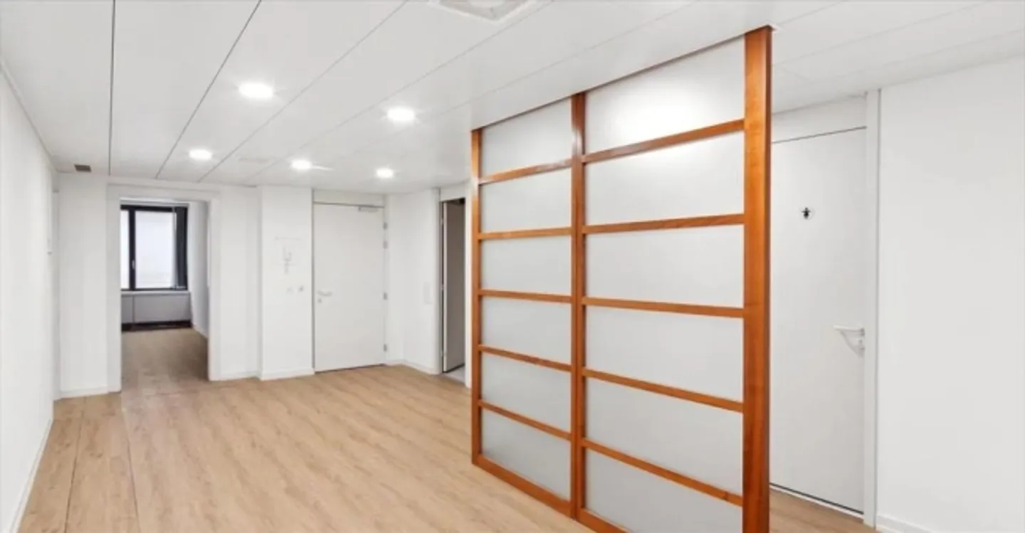Beautifully arranged spaces in the hypercenter - Photo 6 of 7