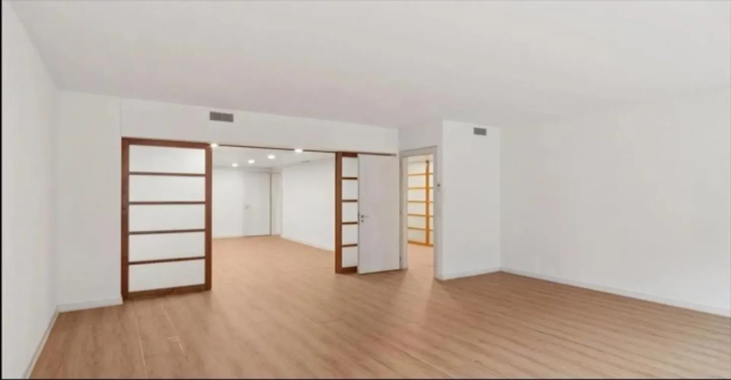 Beautifully arranged spaces in the hypercenter - Photo 7 of 7