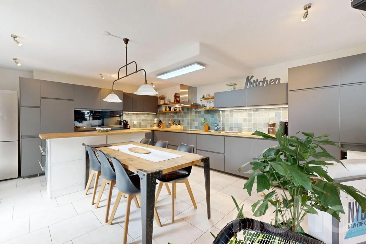 Detached house with 4 rooms and large outdoor spaces - Boverni - Photo 3 of 12