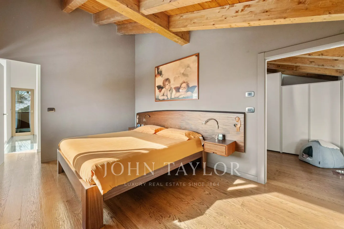 Magnificent contemporary chalet with a view of the Alps, poolable land, elevator. - Photo 6 of 11