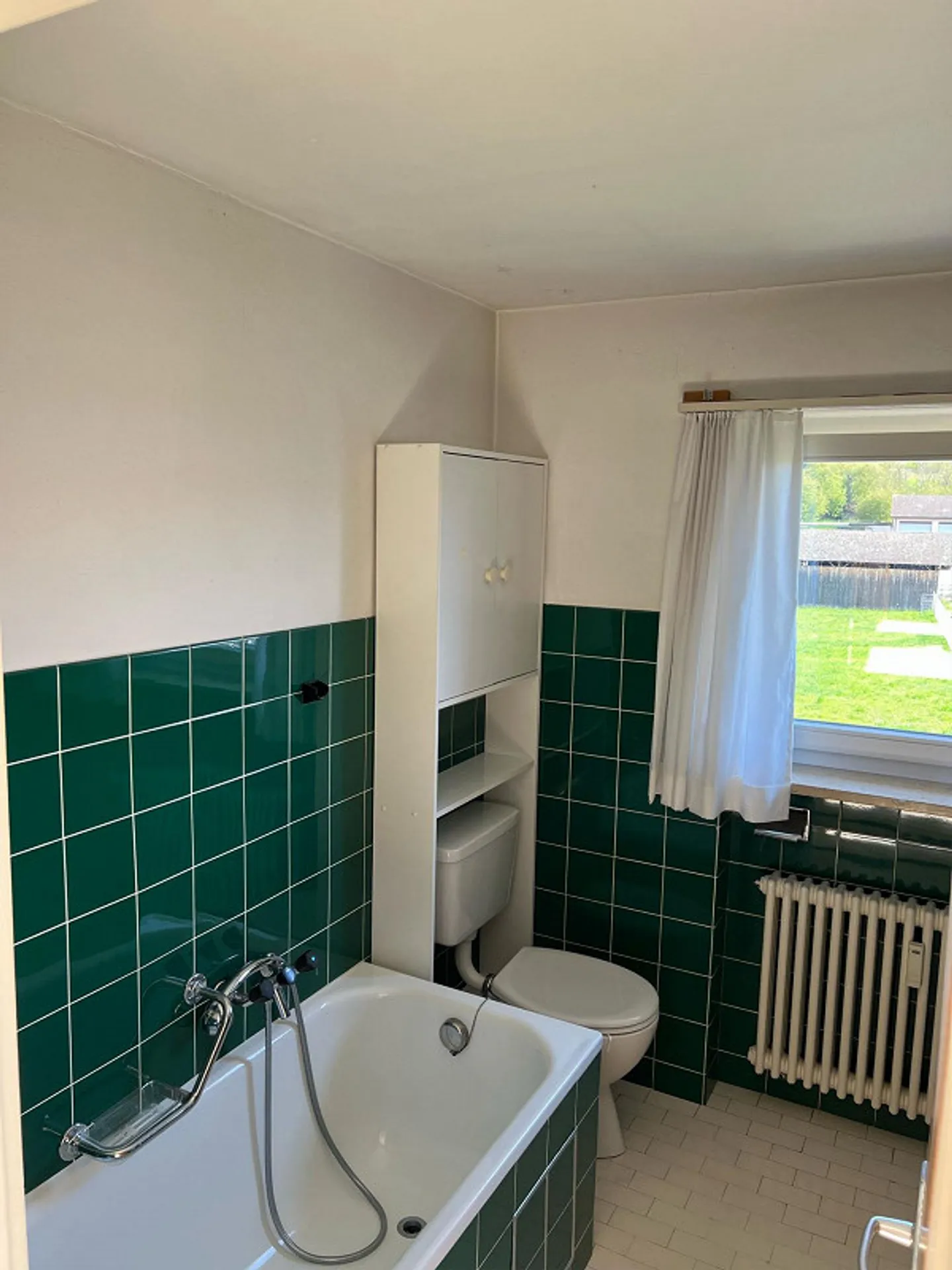 Zu Vermieten - kleine 3-Zimmer Dachwohnung in Laufen - Foto 8 von 9