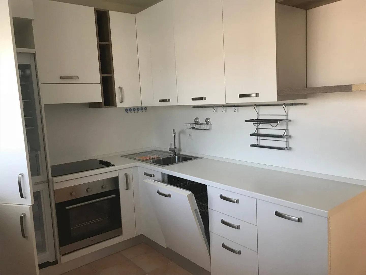 STABIO - LETZTE ETAGE - 3,5 ZIMMER - DOPPELTE DIENSTLEISTUNGEN - PARKPLATZ - Foto 20 von 22