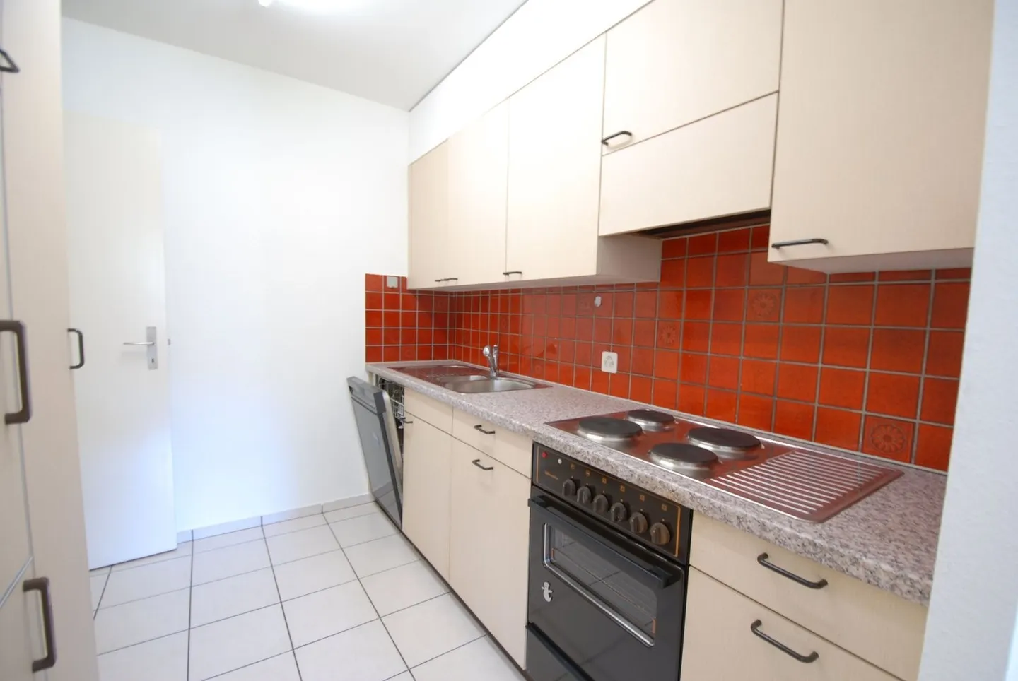 Spacious 3.5-room apartment in family-friendly development - Photo 4 of 7