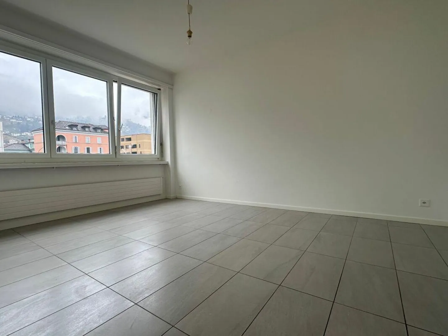 Helle und zentrale 2.5 Wohnung zu vermieten - Foto 5 von 6