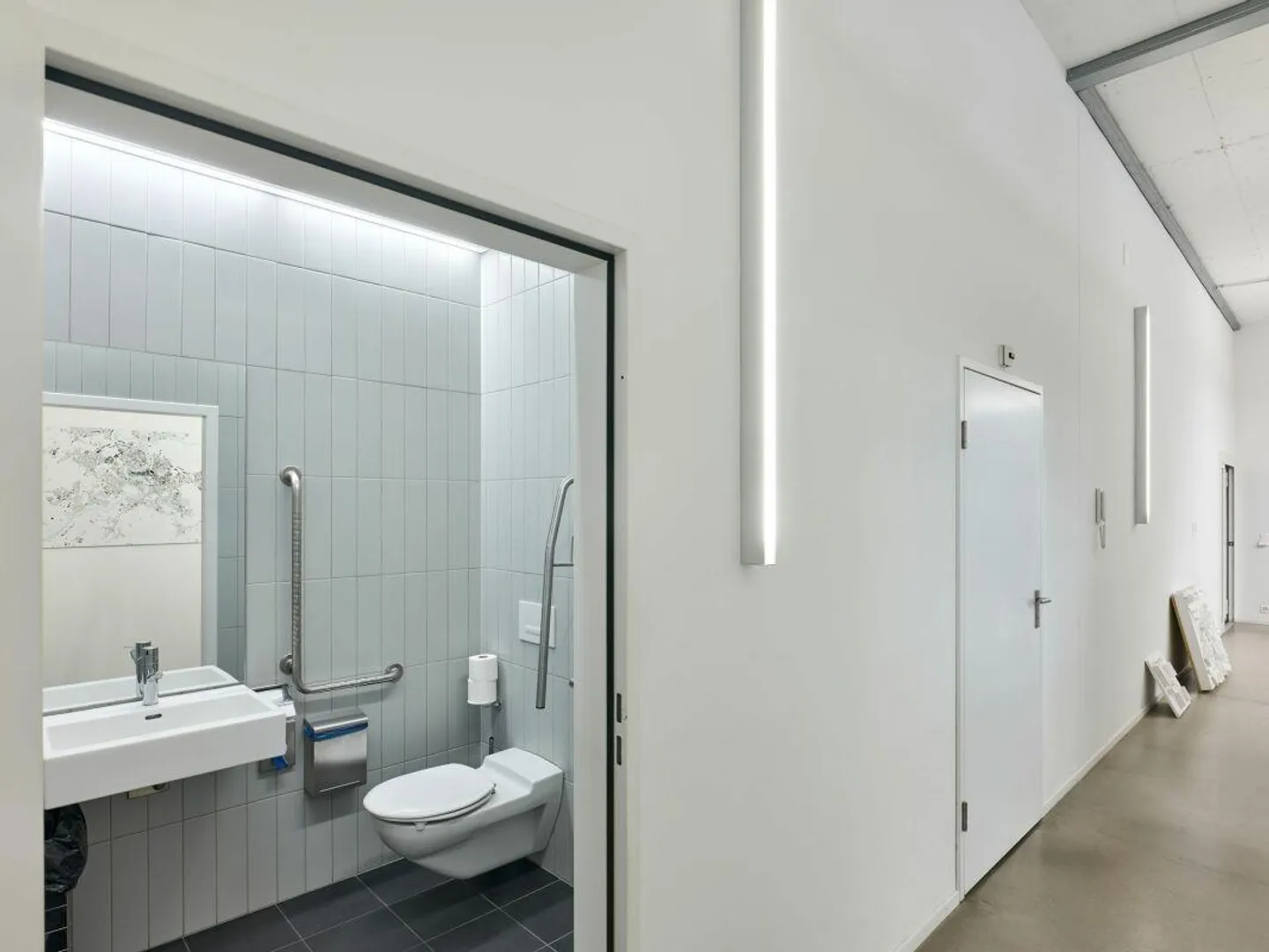 Ground floor space - central, spacious, with expansion if desired - Photo 9 of 12