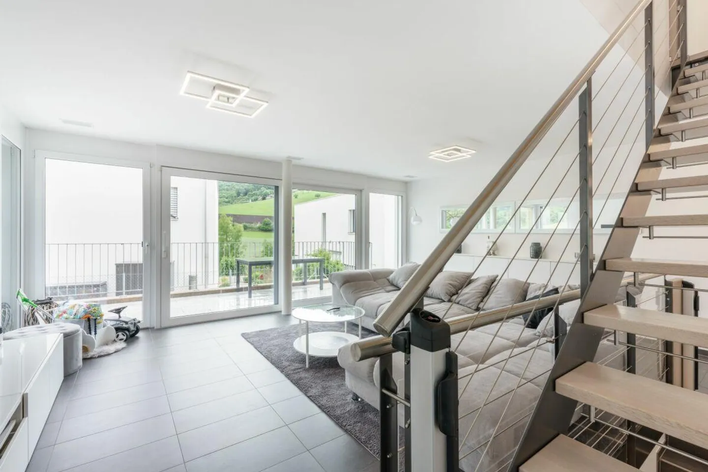 Moderna casa unifamiliare di 5,5 stanze in standard Minergie ad Arisdorf - Foto 2 di 18