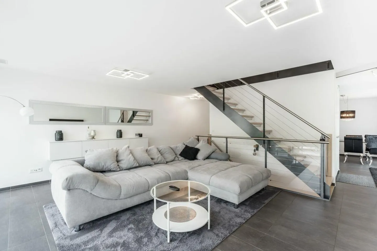 Moderna casa unifamiliare di 5,5 stanze in standard Minergie ad Arisdorf - Foto 3 di 18