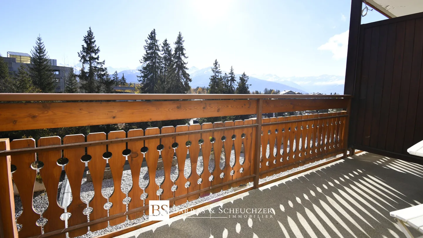 Charming 3.5-room apartment renovated in the center with a view - Photo 12 of 13