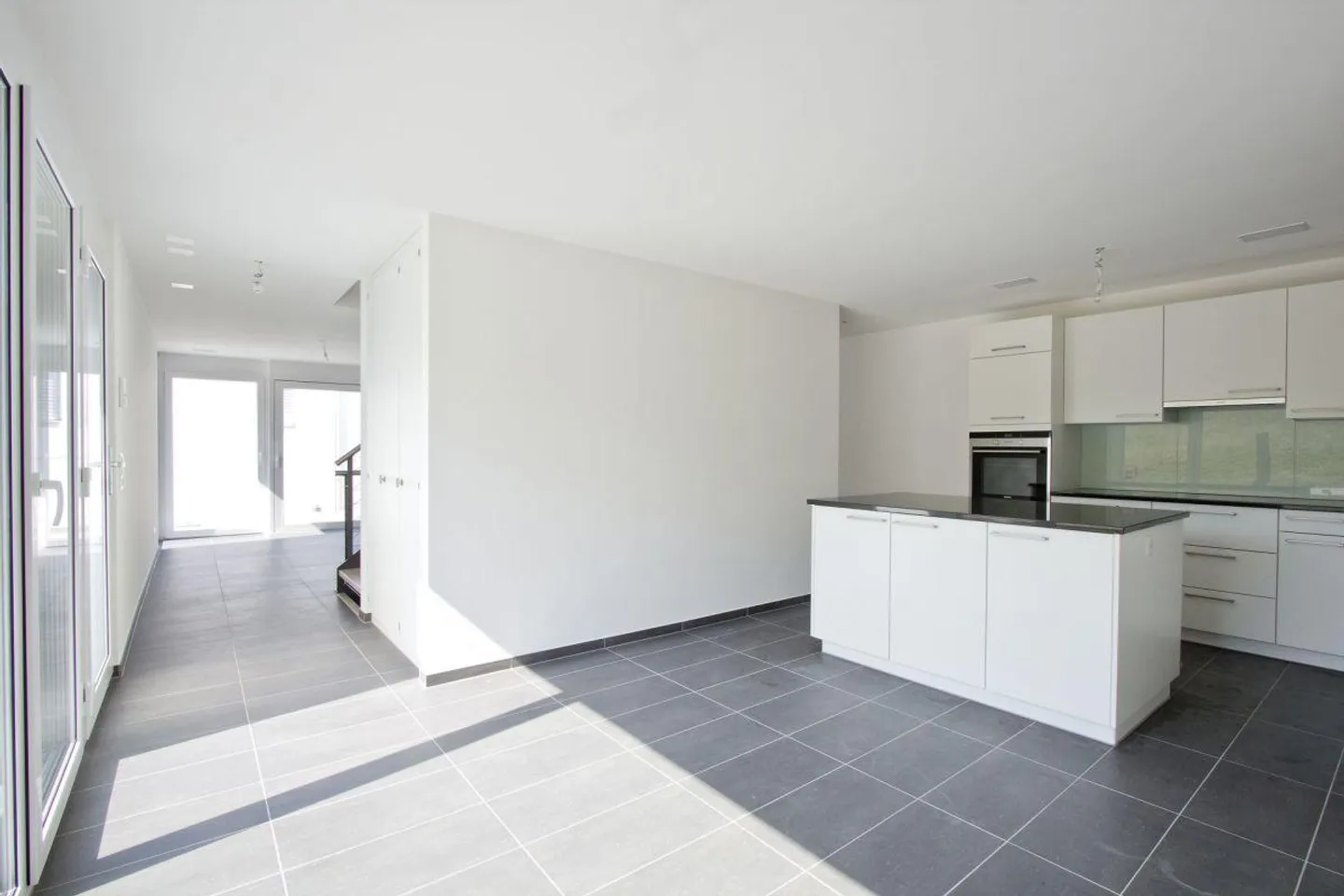 Moderna casa unifamiliare di 5,5 stanze in standard Minergie ad Arisdorf - Foto 5 di 18