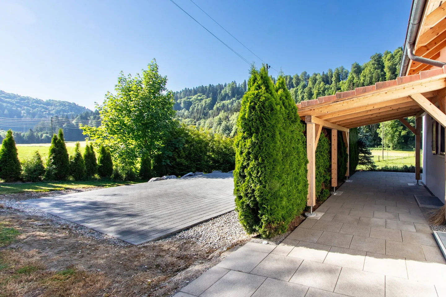 5.5-ROOM SINGLE-FAMILY HOUSE WITH UNOBSTRUCTED VIEW INTO NATURE - Photo 4 of 22