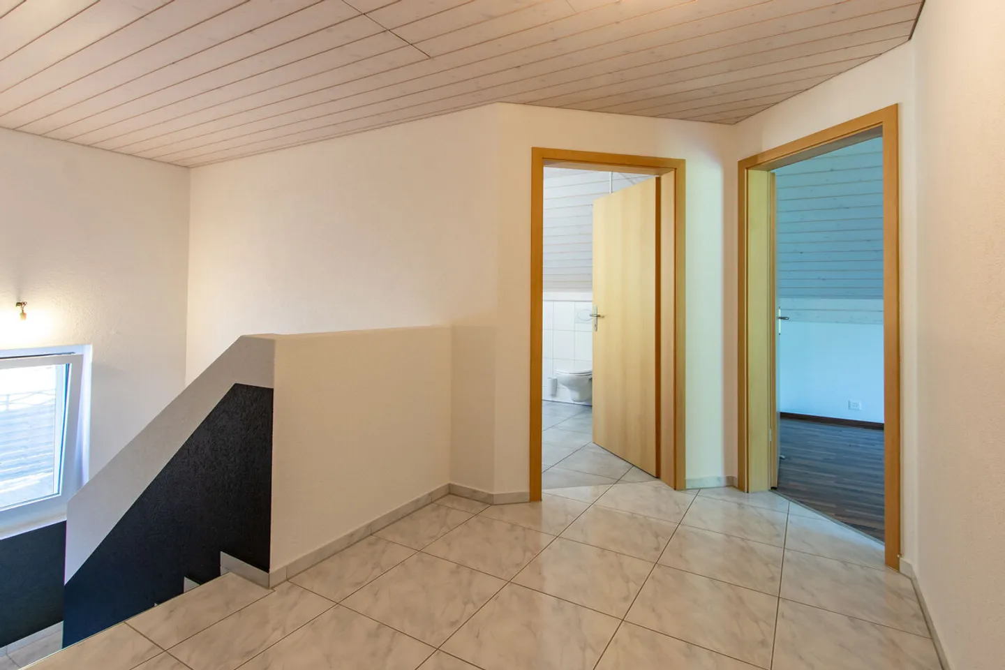 5.5-ROOM SINGLE-FAMILY HOUSE WITH UNOBSTRUCTED VIEW INTO NATURE - Photo 12 of 22