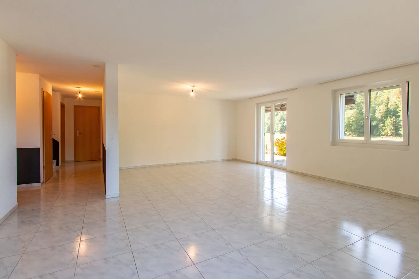 5.5-ROOM SINGLE-FAMILY HOUSE WITH UNOBSTRUCTED VIEW INTO NATURE - Photo 9 of 22