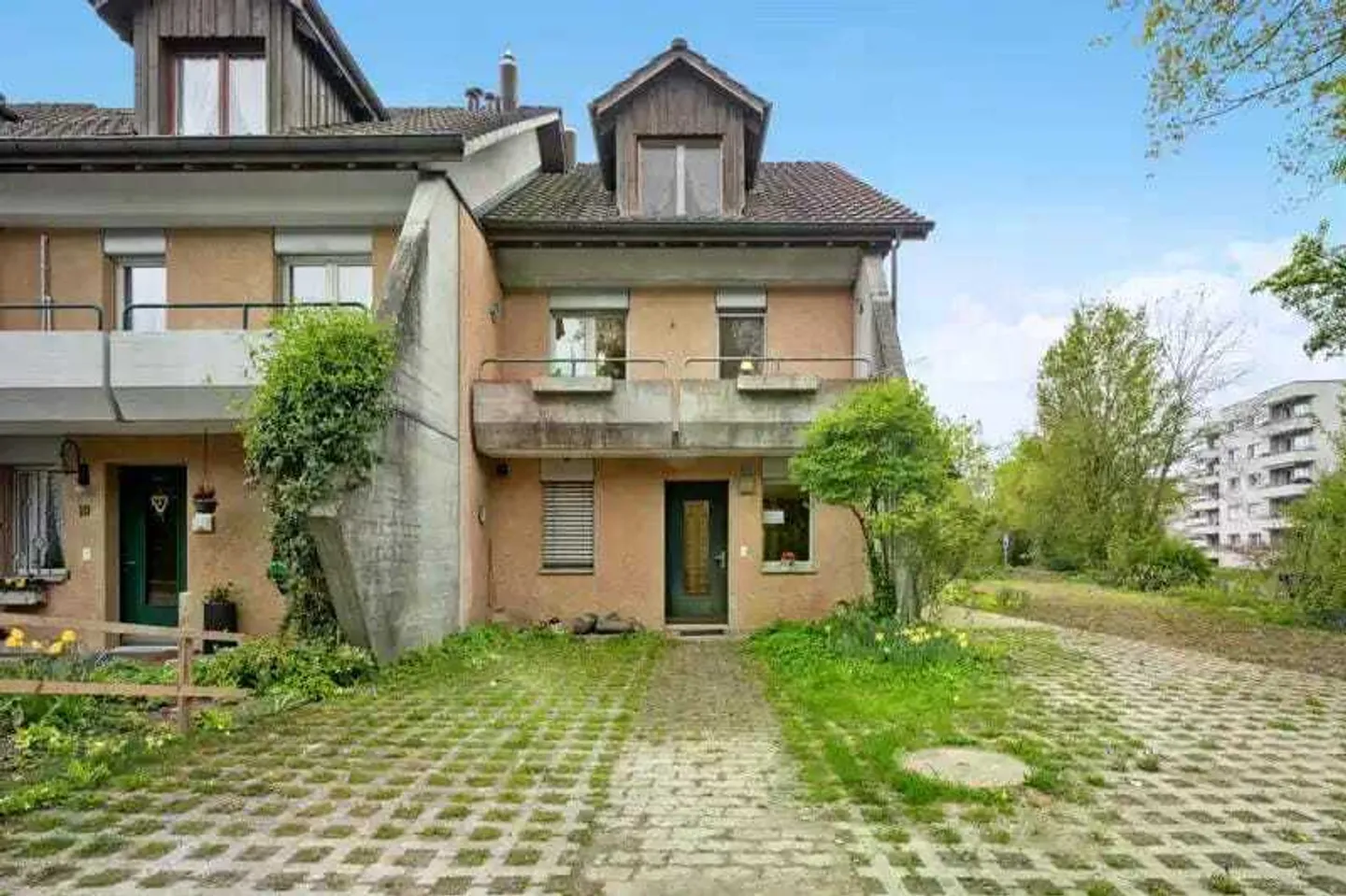 Casa angolare 5 locali con giardino ad Affoltern am Albis - in vendita - Foto 1 di 11