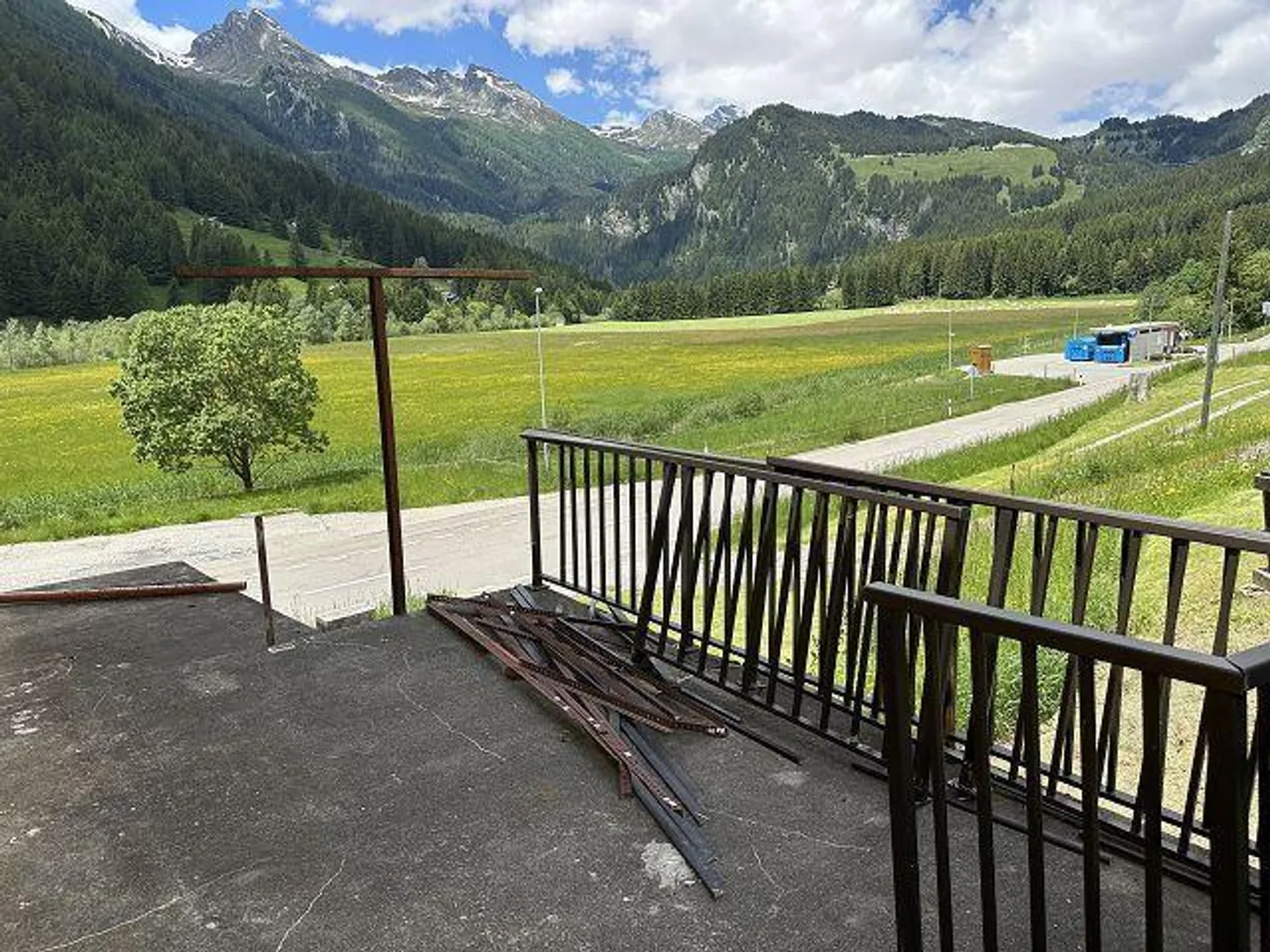 Hotel Moesa in una posizione molto tranquilla e soleggiata con vista / albergo Moesa... - Foto 18 di 34