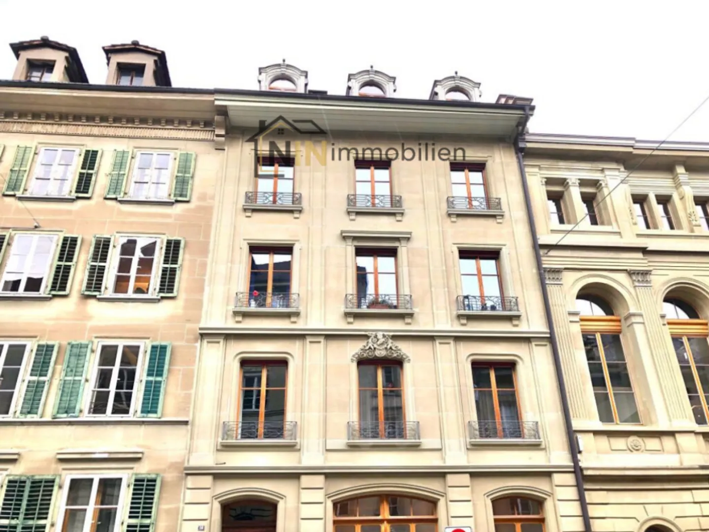 ART NOUVEAU ÉLEVÉ AU-DESSUS DES TOITS DE BURGDORF - Photo 1 sur 8