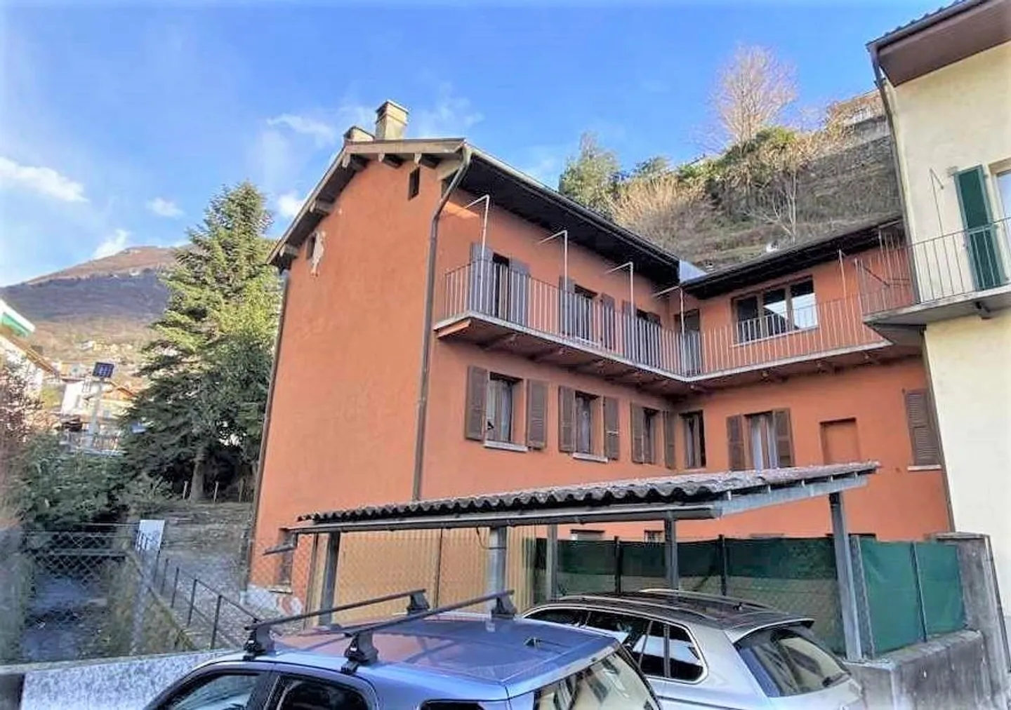 «2-Familienhaus mit Bauland / casa bifamiliare con terreno edificabile» - Foto 1 di 20