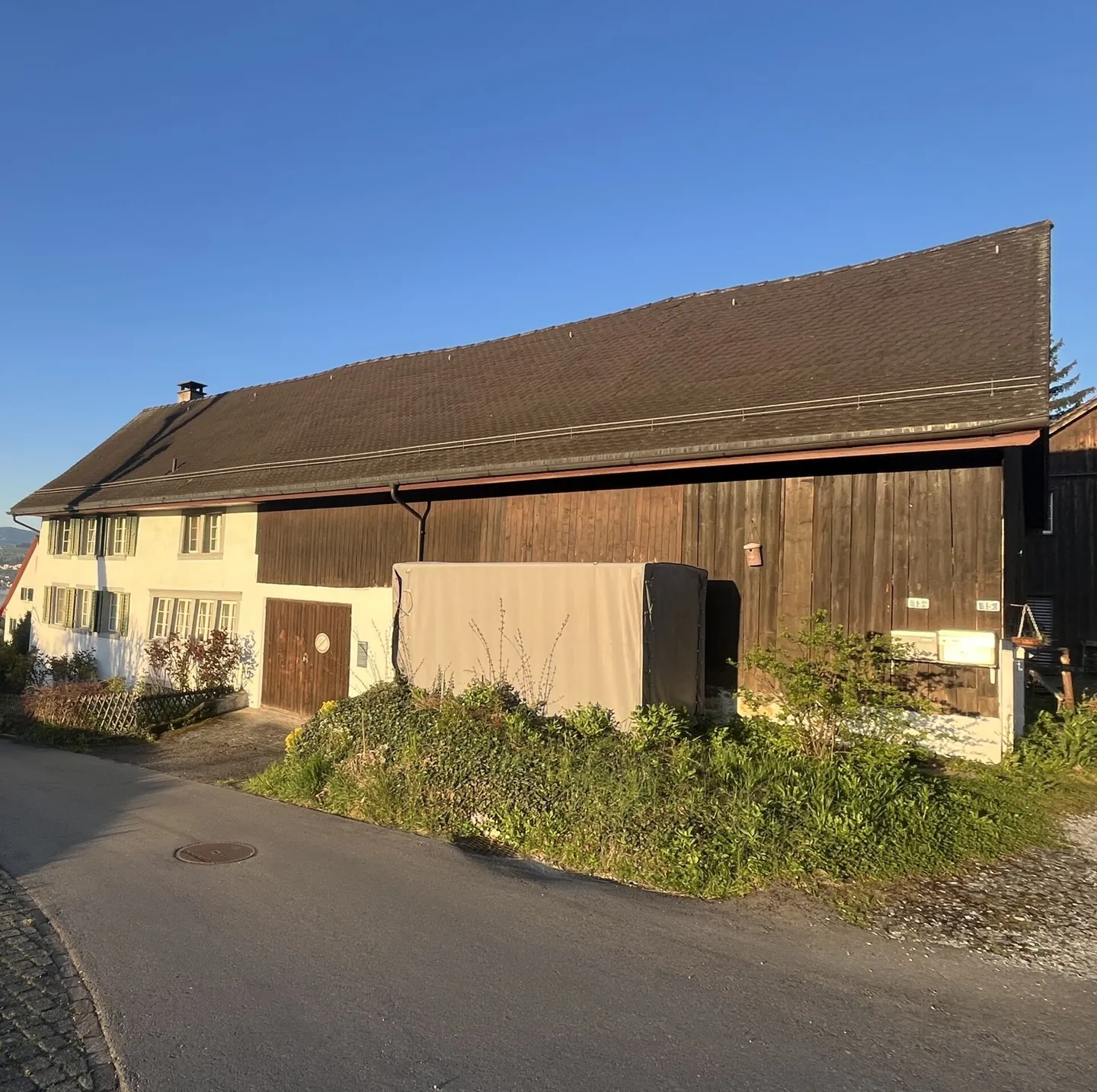 Two properties with rarity value and unobstructed lake view! - Photo 5 of 18