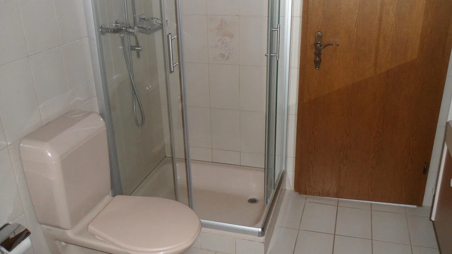 4 1/2 Room Attic Apartment - Photo 5 of 6