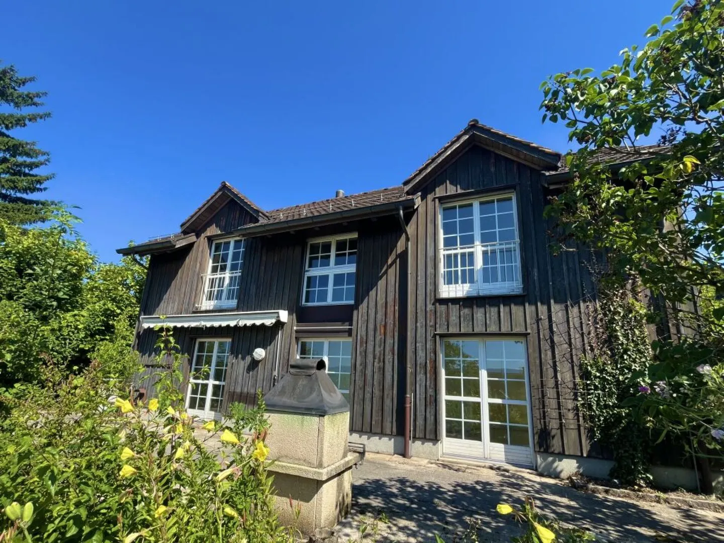 Two properties with rarity value and unobstructed lake view! - Photo 14 of 18