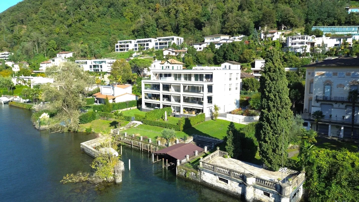 Esclusiva abitazione sul lungolago a Bissone - Foto 1 di 7