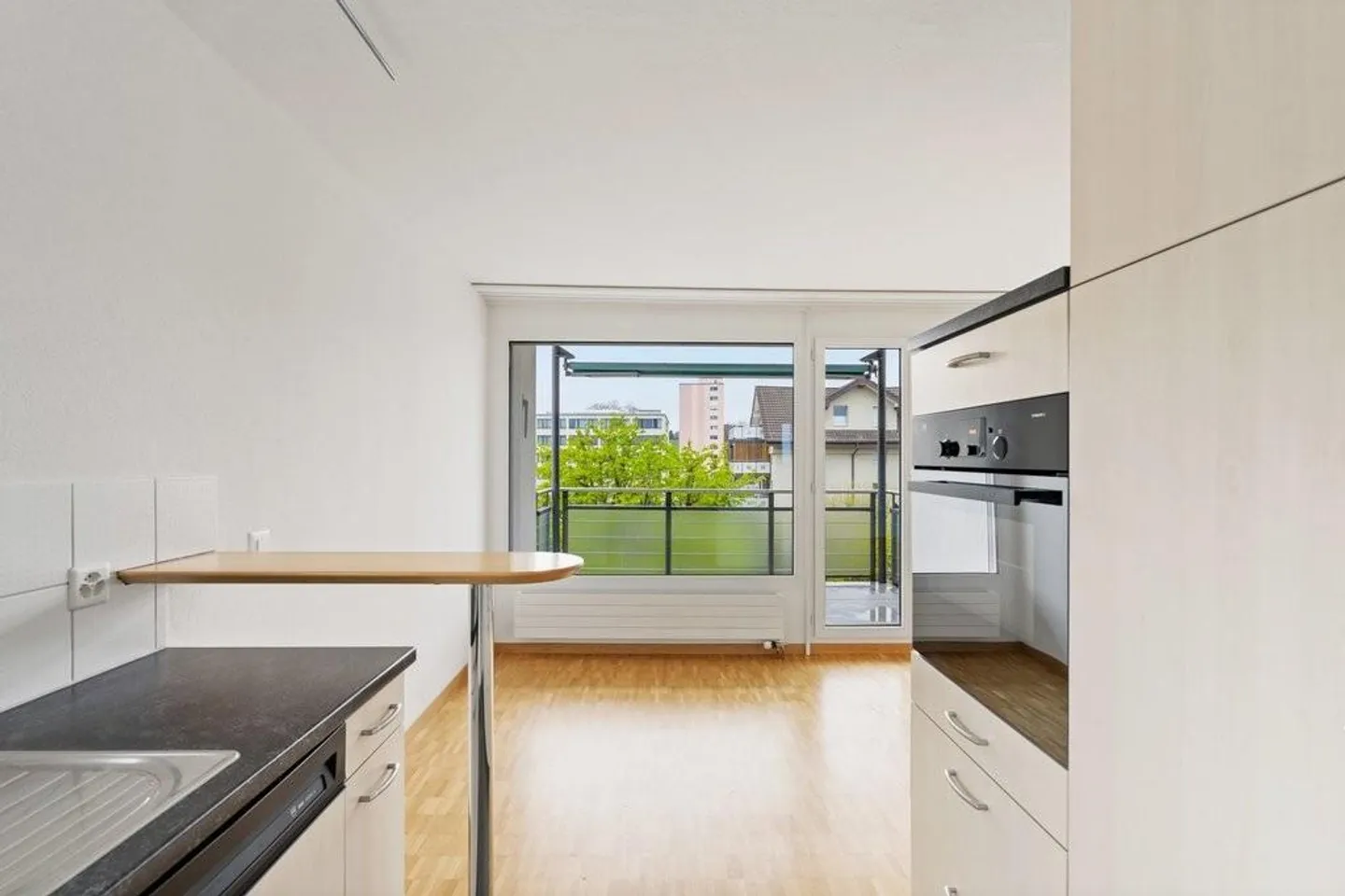 Familienfreundliches Zuhause mit Grünblick - Foto 3 von 9