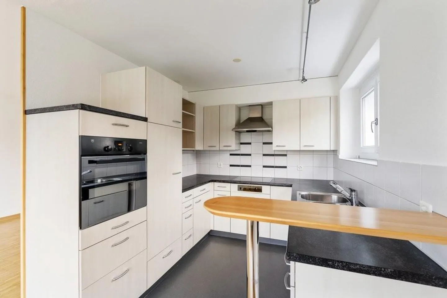 Familienfreundliches Zuhause mit Grünblick - Foto 2 von 9