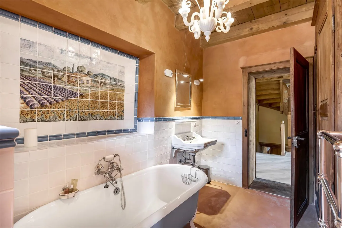 Magnifica residenza ristrutturata del XIX secolo - Foto 10 di 13