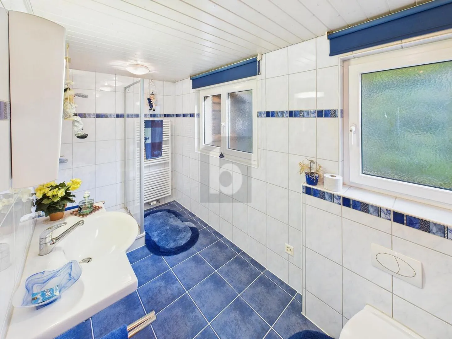 Elegantes Einfamilienhaus mit Marmor Küche - Foto 5 von 6