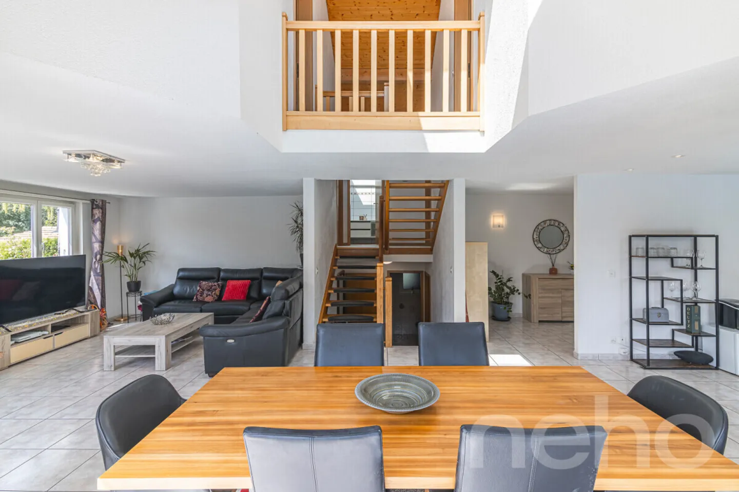 VILLA D?ARCHITECTE AVEC PISCINE DANS UN ÉCRIN DE VERDURE TRANQUILLE - Photo 12 sur 12