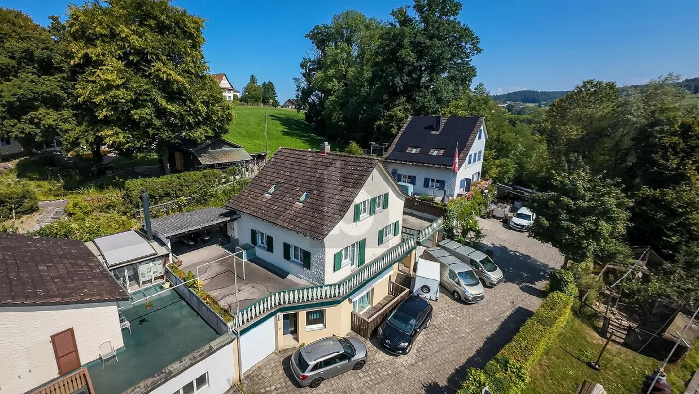 Elegantes Einfamilienhaus mit Marmor Küche - Foto 1 von 6