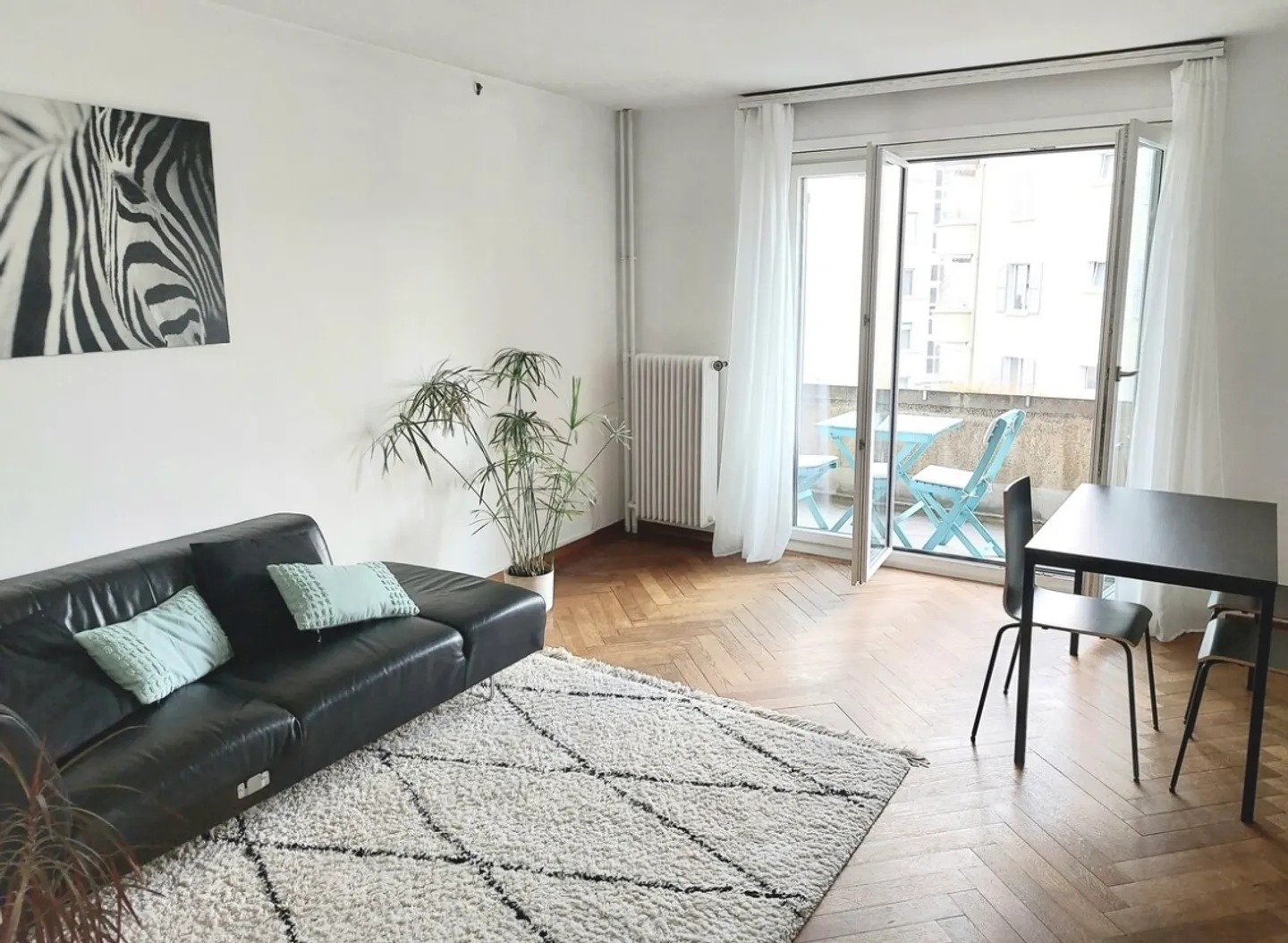 Apartment for rent - Photo 2 of 9