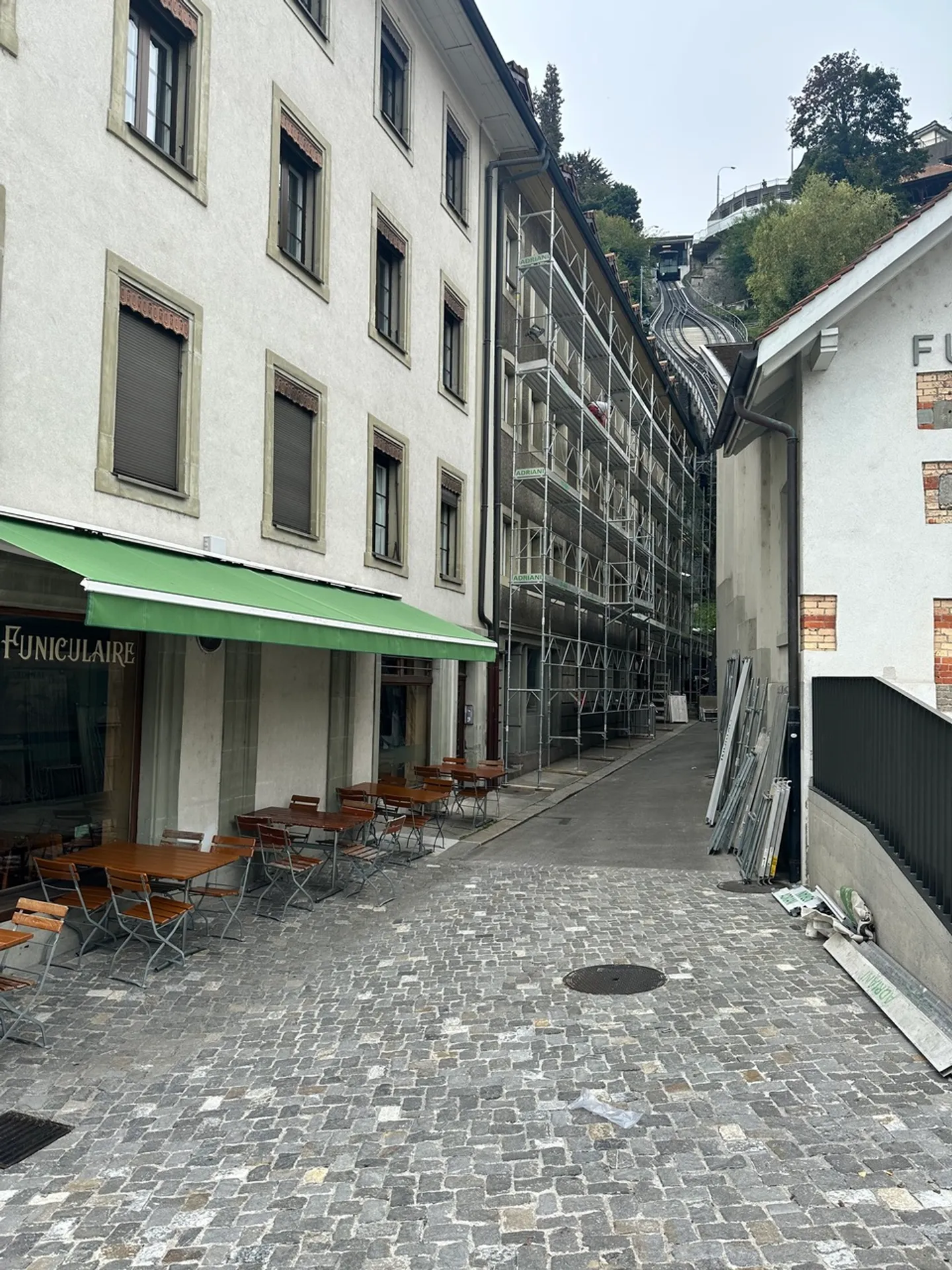 Base ville de Fribourg - 3,5 pièces à rénover– à vendre CHF 295’000.- - Photo 2 sur 6