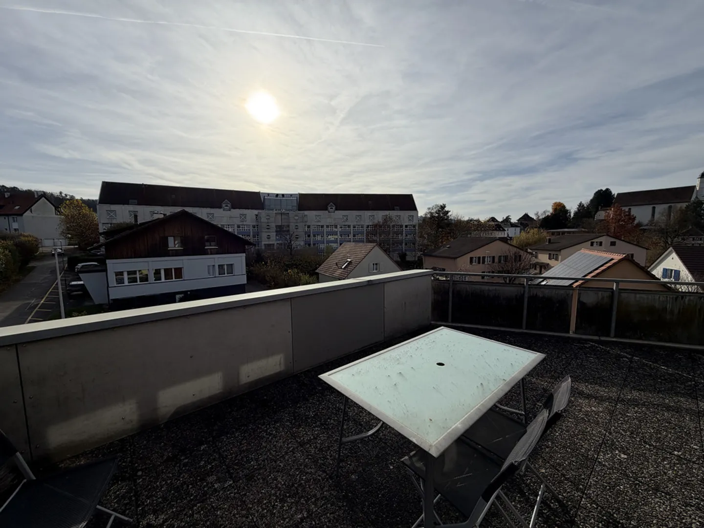 Un quartiere tranquillo per godere dei tuoi 2 balconi - Foto 2 di 9